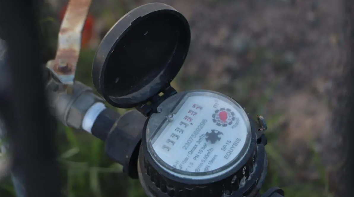 Vecinos de colonia Bachoco denuncian cobro de medidores de Agua de Hermosillo sin previo aviso