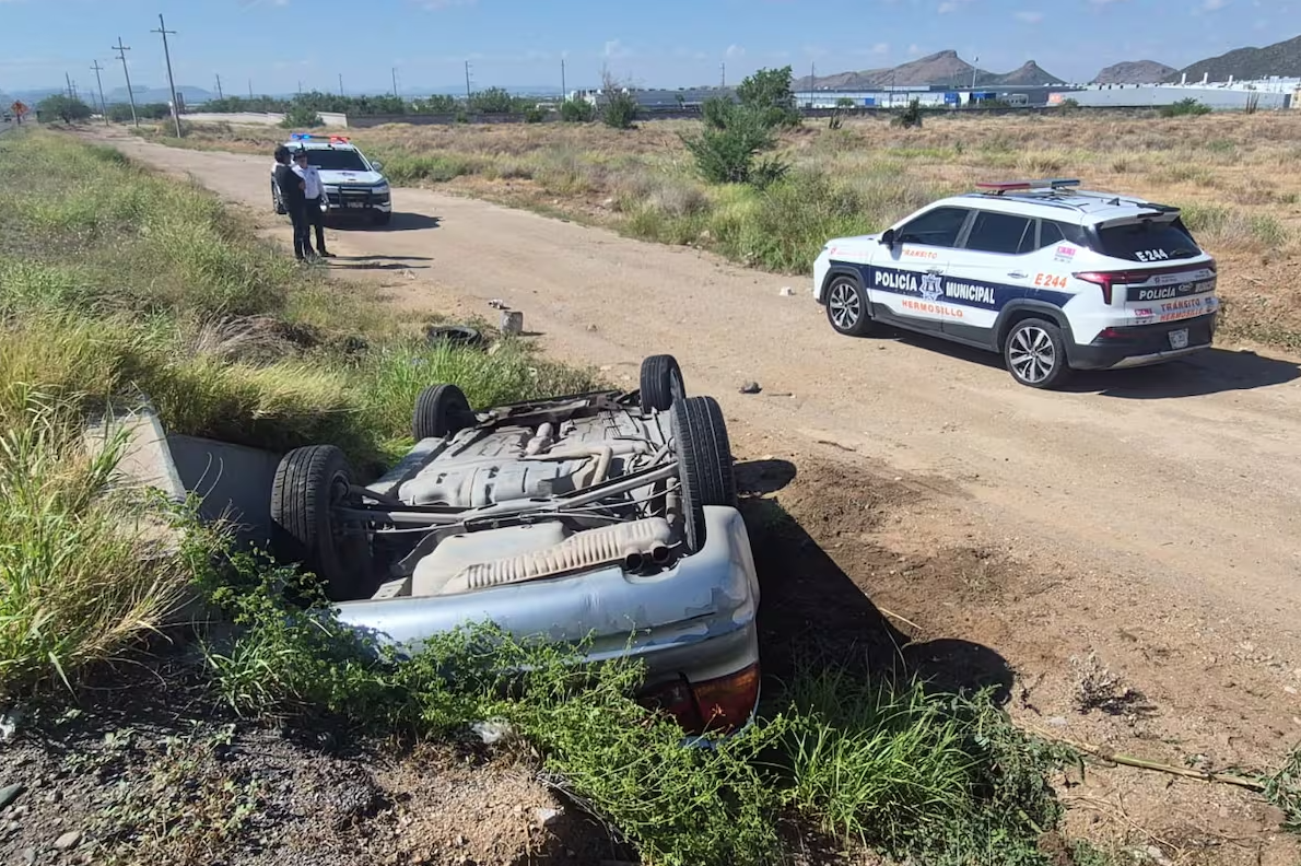 Dos personas resultan lesionadas tras volcamiento en Parque Industrial Norte Dos personas resultan lesionadas tras volcamiento en Parque Industrial Norte
