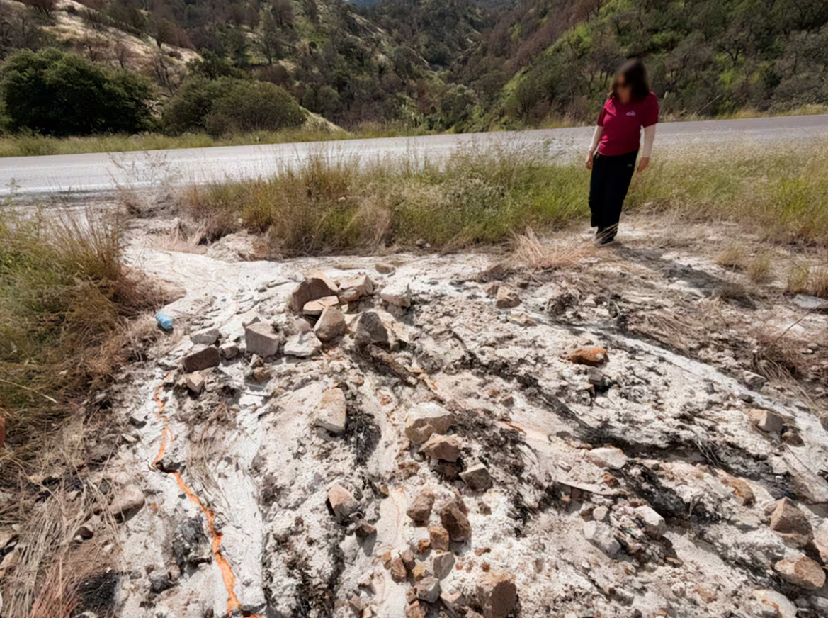 Profepa clausura zona afectada por derrame de ácido sulfúrico en carretera Ímuris-Cananea; ordena a empresa retirar residuos Profepa clausura zona afectada por derrame de ácido sulfúrico en carretera Ímuris-Cananea; ordena a empresa retirar residuos