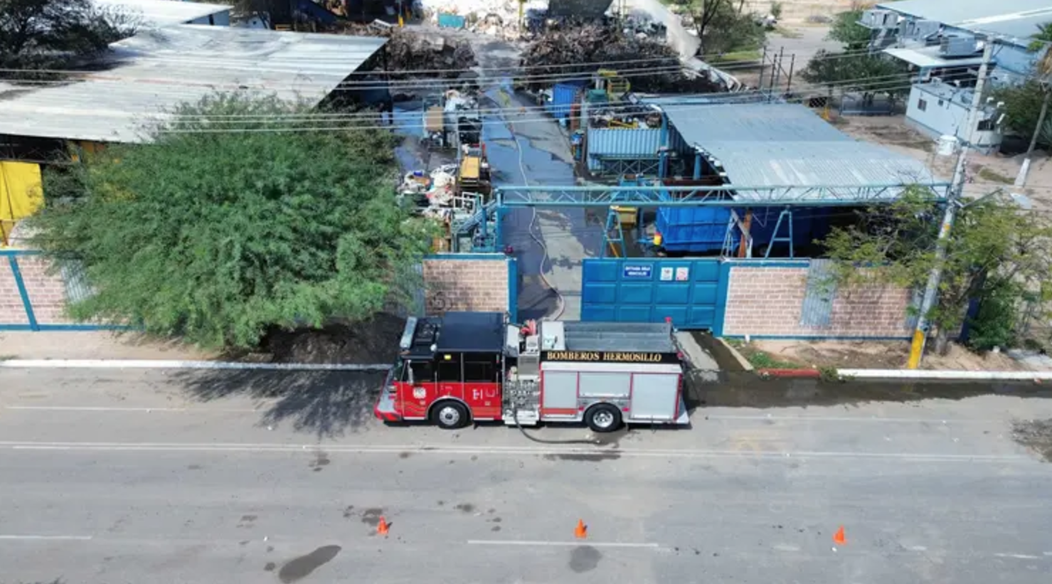 Incendio en recicladora de Parque Industrial queda totalmente extinguido