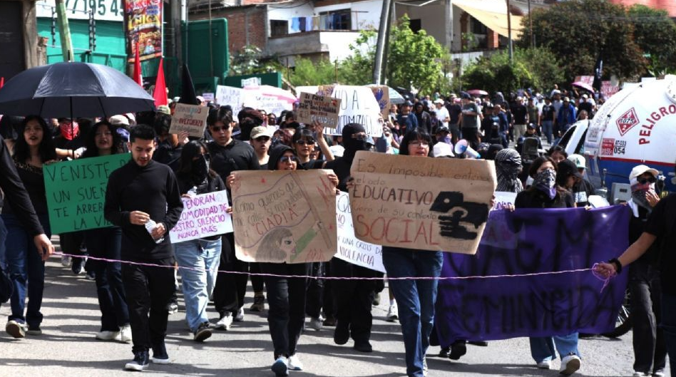 Justicia para Claudia”: alumnos de la UAEM marchan tras el feminicidio de la estudiante española