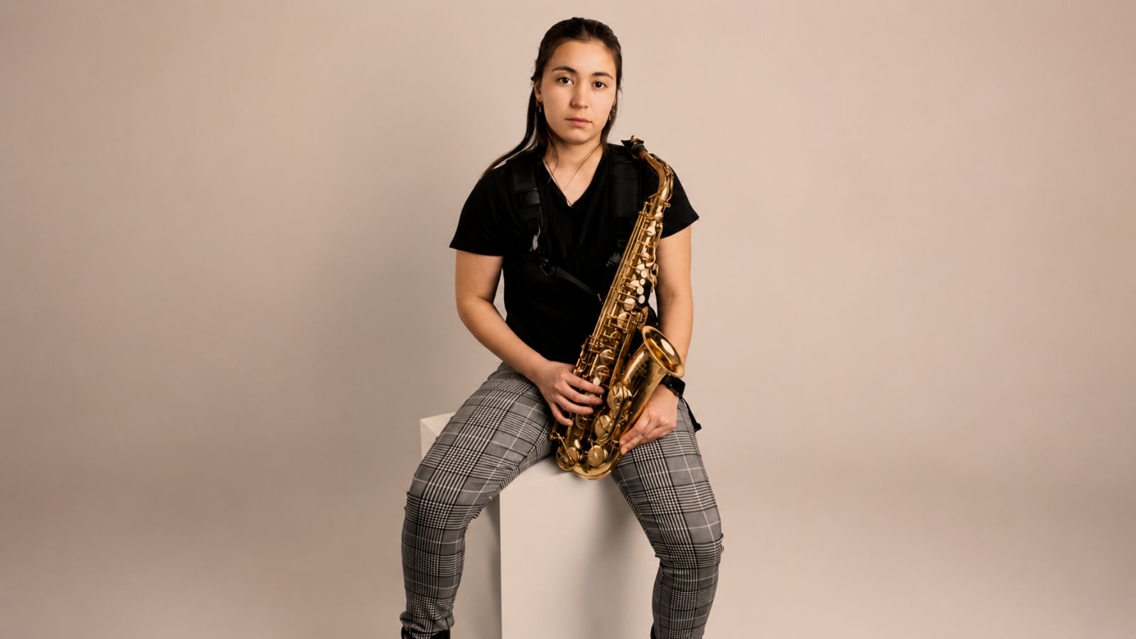 Gobierno de Sonora reconoce participación de saxofonista sonorense en residencia artística en Suiza
