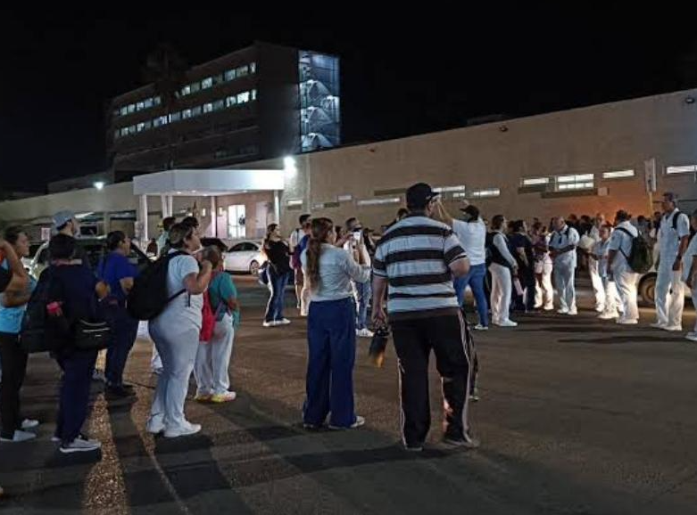 Trabajadores del IMSS en Ciudad Obregón protestan y exigen mejores condiciones laborales