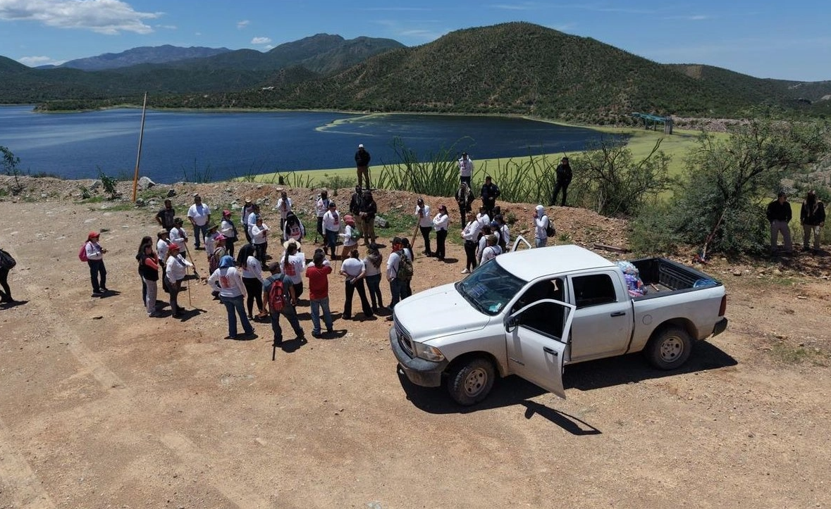Colectivos realizan jornada de búsqueda de desaparecidos en la presa El Comaquito en Sonora Colectivos realizan jornada de búsqueda de desaparecidos en la presa El Comaquito en Sonora
