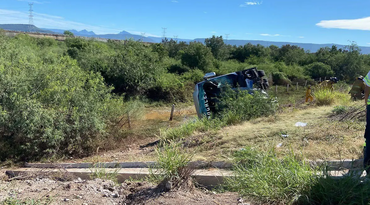 Volcaduras de pipas y tráileres encienden alertas en carreteras de Sonora