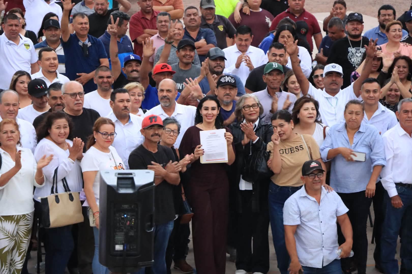 Completa Angélica Burgos registro como aspirante a la coordinación municipal de Morena